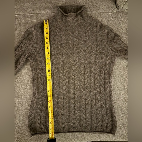 Theory - Cable Mock Neck Cashmere Sweater (S) - Picture 4 of 7